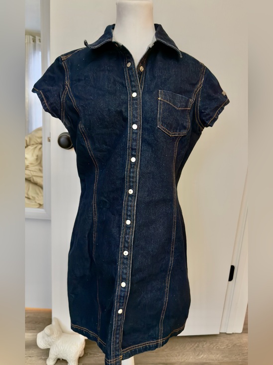 Tommy Hilfiger Dresses & Skirts - Tommy Hilfiger SZ 12 dark blue denim dress. Cap sleeve snap front.